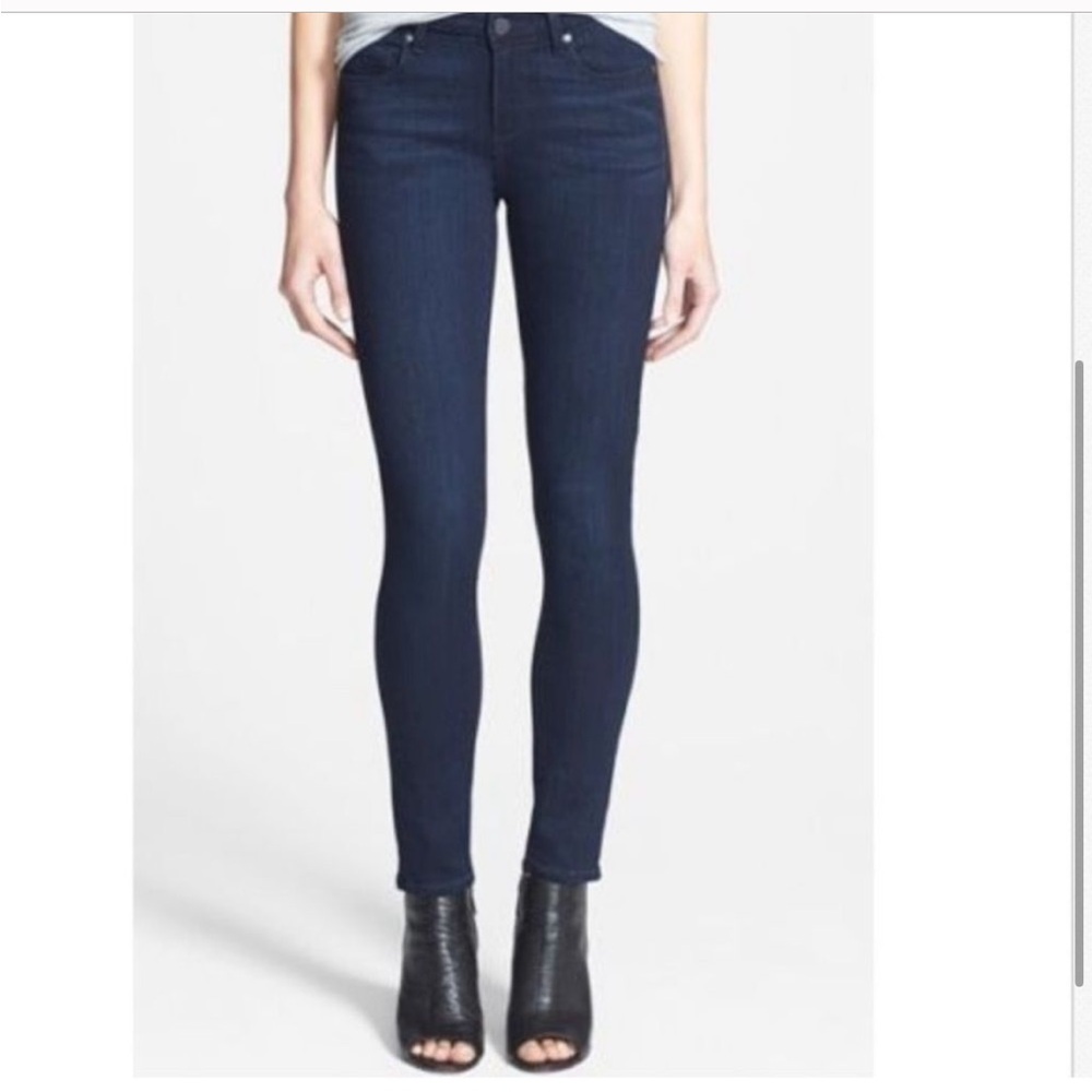PAIGE Blue Verdugo Ankle Cropped Jeans. In EUC. size 27